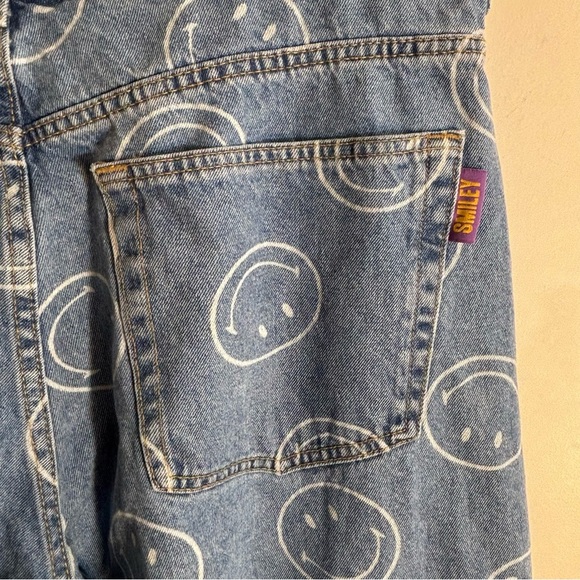 SMILEY H&M Sz 14 High Rise Blue Jeans with Smiley Print Wide Leg Distressed Hem - Picture 9 of 11